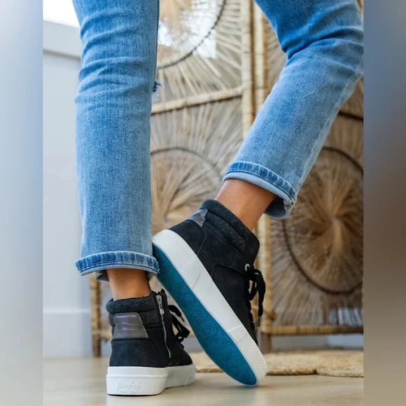 NEW!! Women’s Blowfish Waverly High Top Sneakers in BLACK (Size 7.5)- NWT - Picture 3 of 11